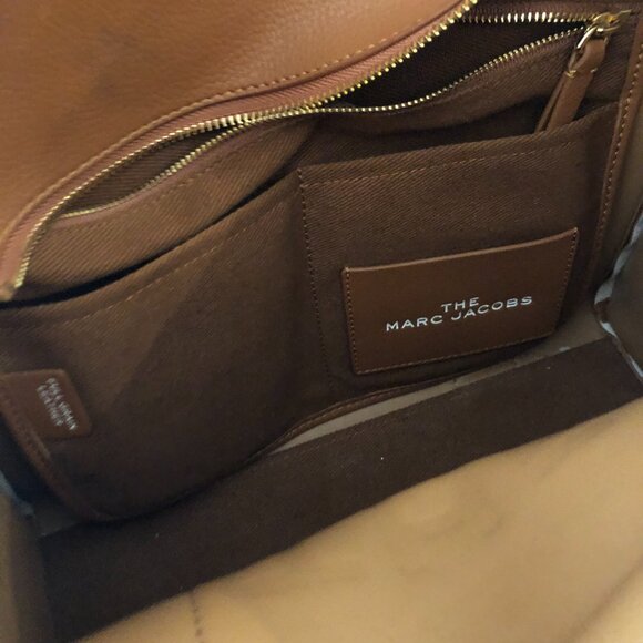 Marc Jacobs Size MEDUIM Leather Tote Bag - Picture 8 of 10